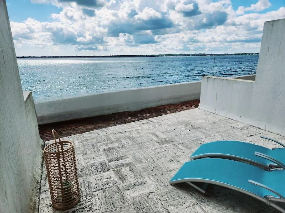 Appartement Studio Les Pieds Dans L'Eau Et Parking Concarneau France